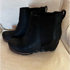Sorel black ankle boots size 7.5